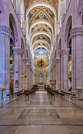 interior shot of Cathedral San Martino of Lucca