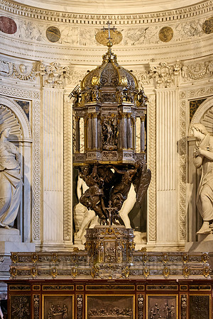 tabernacle of Pisa Cathedral