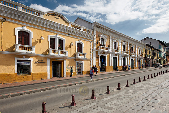 historical colonial buildings