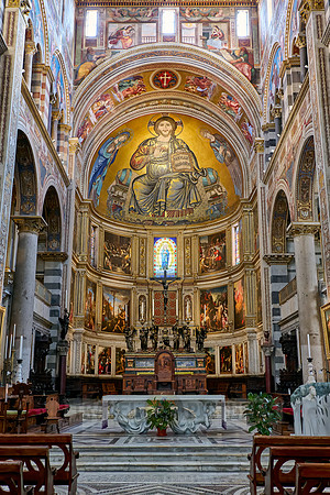 interior shot of Pisa Cathedral