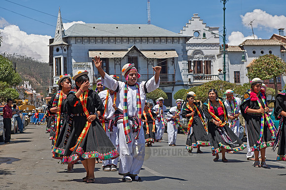 indigenous people dancing