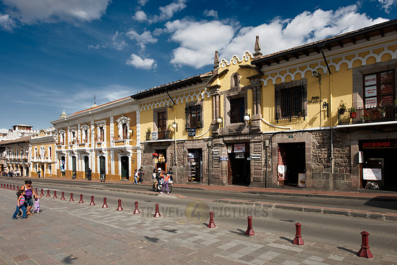 historical colonial buildings