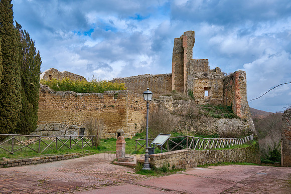 fortress Rocca Aldobrandesca, Sovana