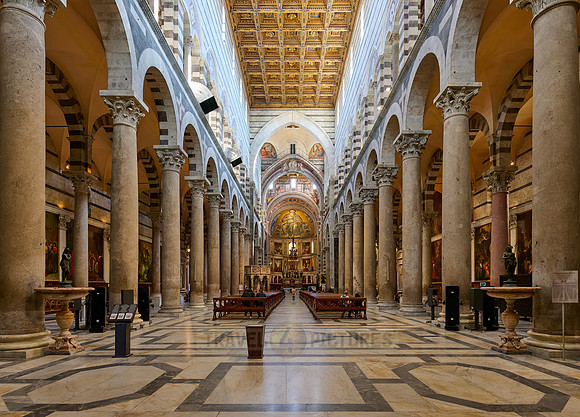 interior shot of Pisa Cathedral