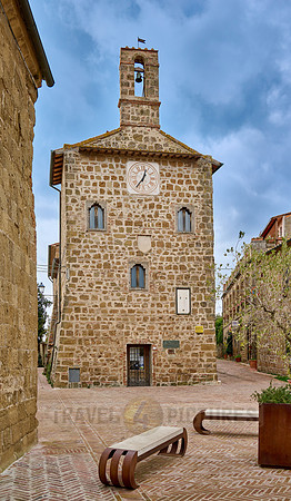 Palazzo Comunale or Palazzo del Archivio, Piazza del Pretorio, Sovana