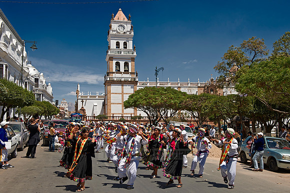 indigenous people dancing