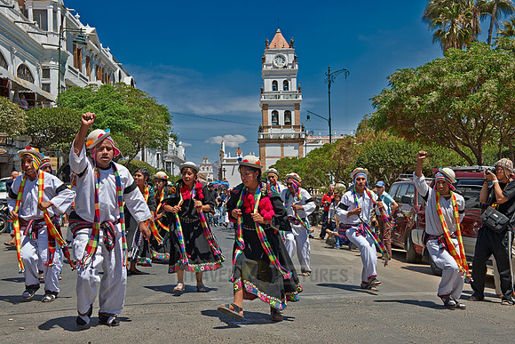 indigenous people dancing