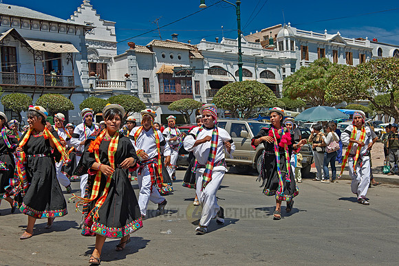 indigenous people dancing