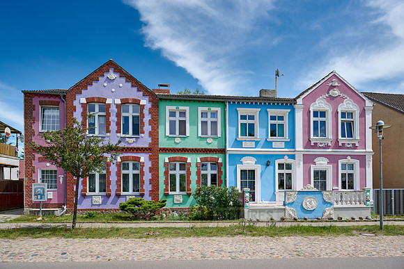 colorful terraced houses in Himmelpfort