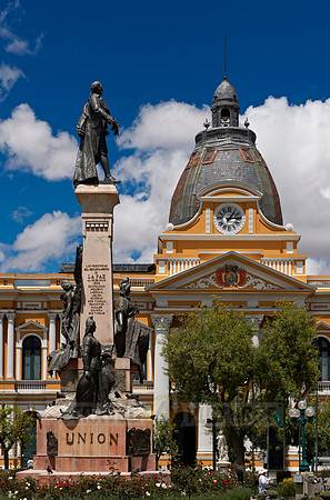 statue of president and parliament building