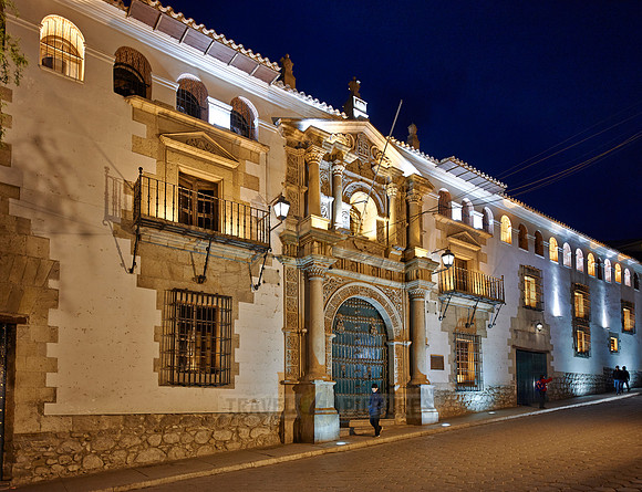 night shot of Casa de la Moneda