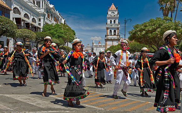 indigenous people dancing