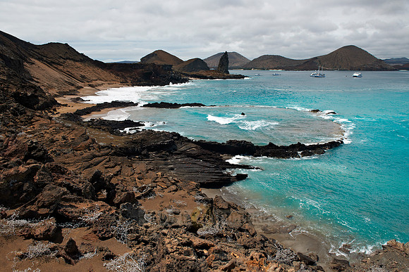 vulcanic landscape of Isla Bartolome