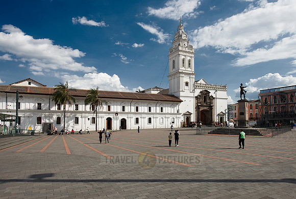 Santo Domingo, Monastery and Church and Plaza