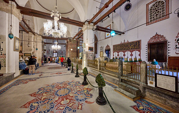 Innenaufnahme des Mausoleum und Museum des Mevlana Rumi. |inside shot of Mausoleum and museum of Mevlana Rumi|