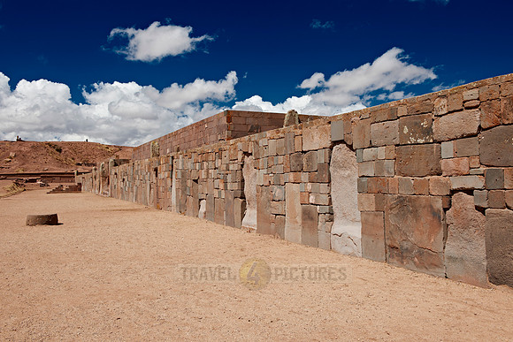 wall of Kalasasaya temple