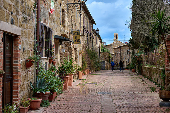 historical road Via del Duomo thru Sovana