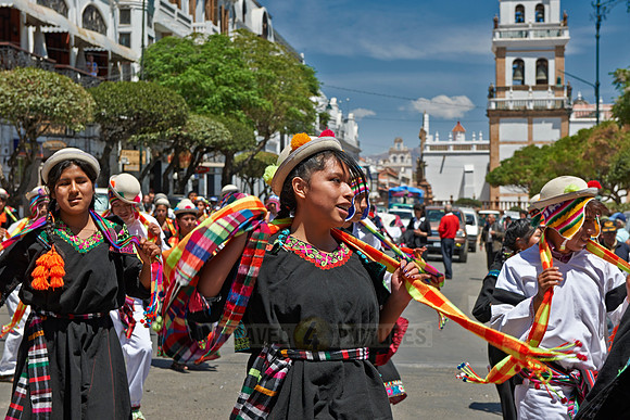 indigenous people dancing
