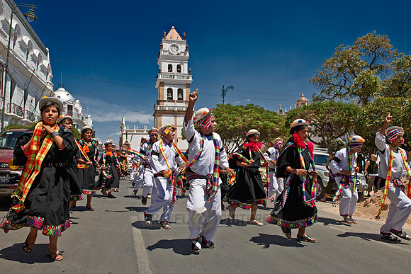 indigenous people dancing