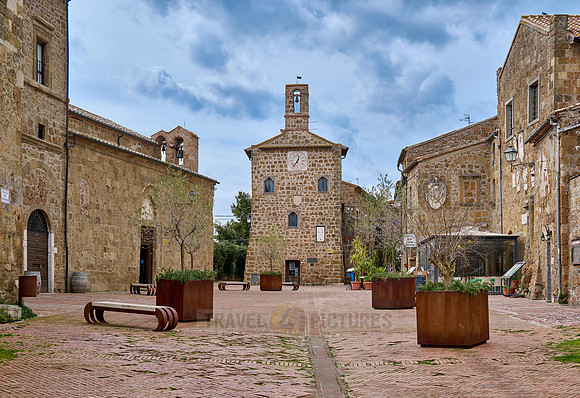 Palazzo Comunale or Palazzo del Archivio, Piazza del Pretorio, Sovana