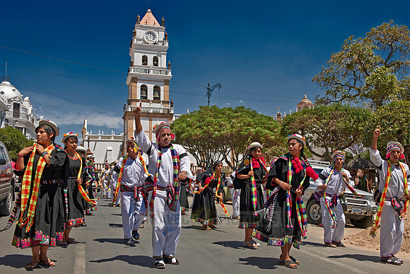 indigenous people dancing