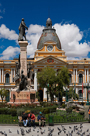 statue of president and parliament building