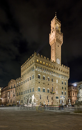 night shot of illuminated Palazzo Vecchio