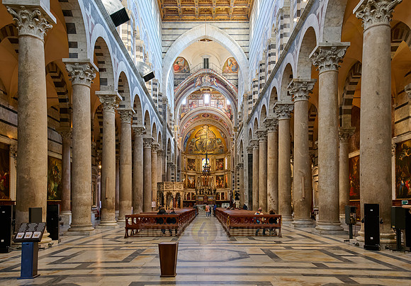 interior shot of Pisa Cathedral