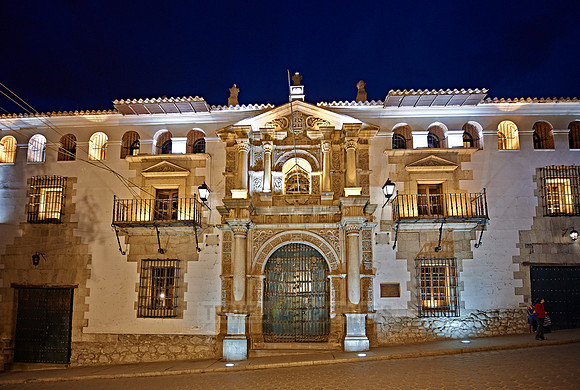 night shot of Casa de la Moneda