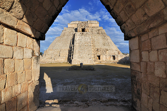 Adivino or Pyramid of the Magician