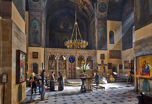 interior shot of Sioni Cathedral