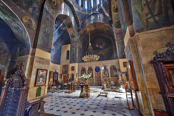 interior shot of Sioni Cathedral