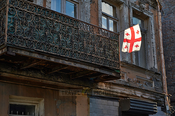 georgian flag at balcony