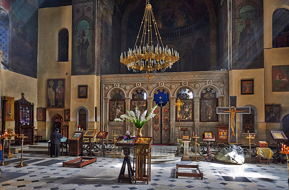 interior shot of Sioni Cathedral