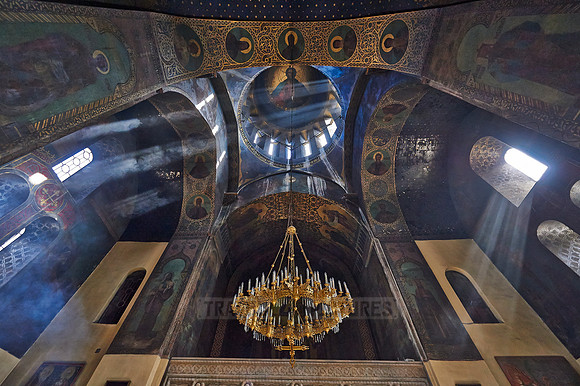 interior shot of Sioni Cathedral
