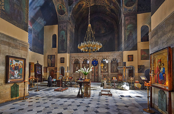 interior shot of Sioni Cathedral