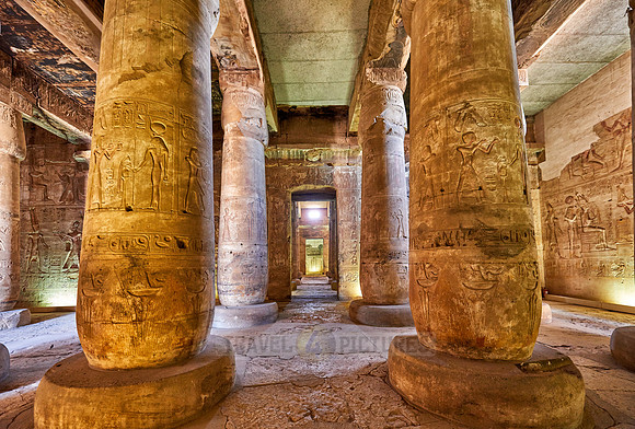 room with columns in Temple of Seti I