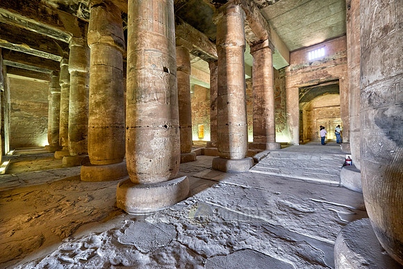 room with columns in Temple of Seti I