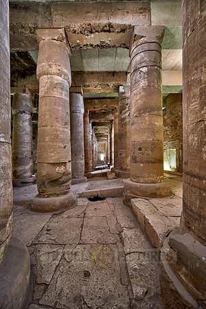 room with columns in Temple of Seti I