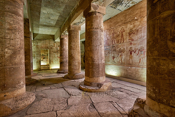 room with columns in Temple of Seti I