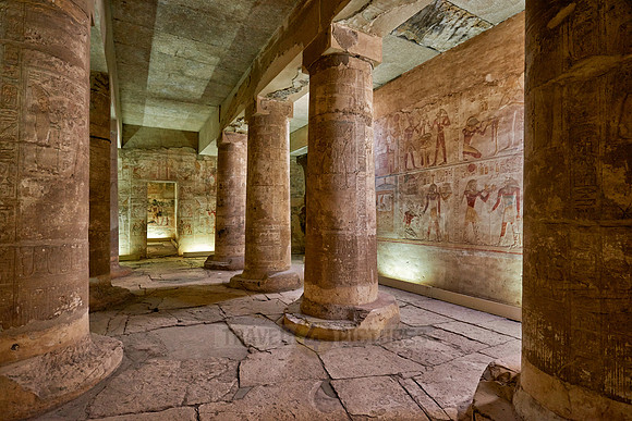 room with columns in Temple of Seti I