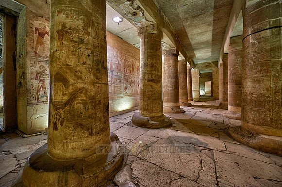room with columns in Temple of Seti I
