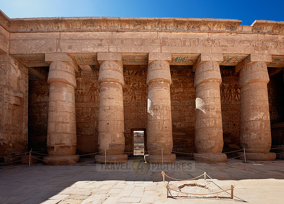 painted Columns and bas-relief in south colonnade of second yard