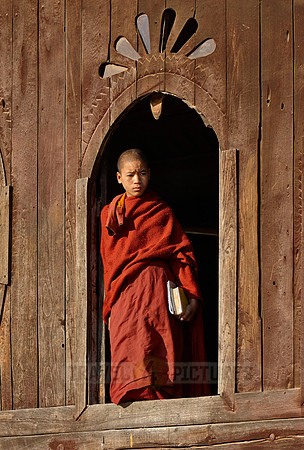 young monks at Shwe Yaungwe monastery