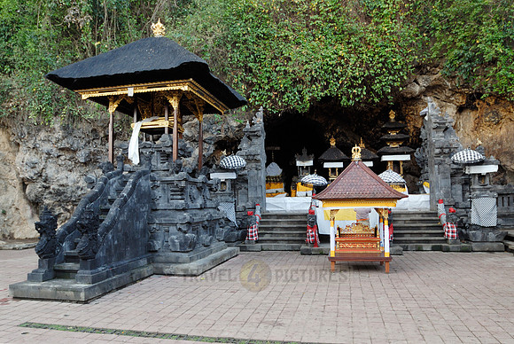 Goa Lawah