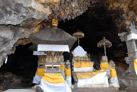 Goa Lawah