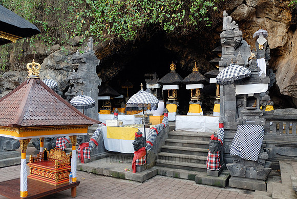 Goa Lawah
