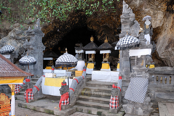 Goa Lawah