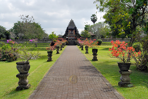 Pura Taman Ayun