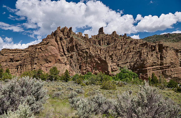 rocky landscape on the way from Cody to Yellowstone National Park